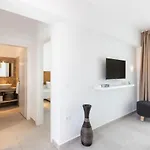 Alkithea Luxury מלון דירות 4*