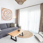 Alkithea Luxury מלון דירות