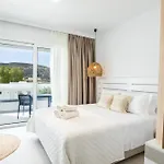 מלון דירות Alkithea Luxury 4*